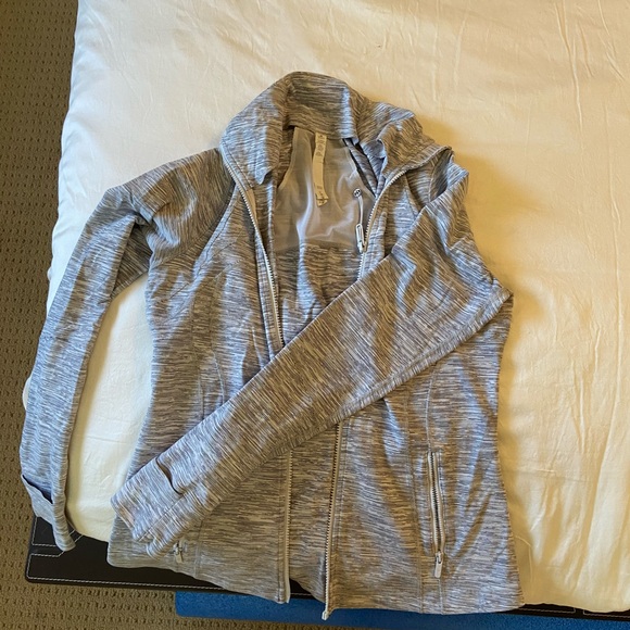 Lululemon brand - Picture 2 of 2